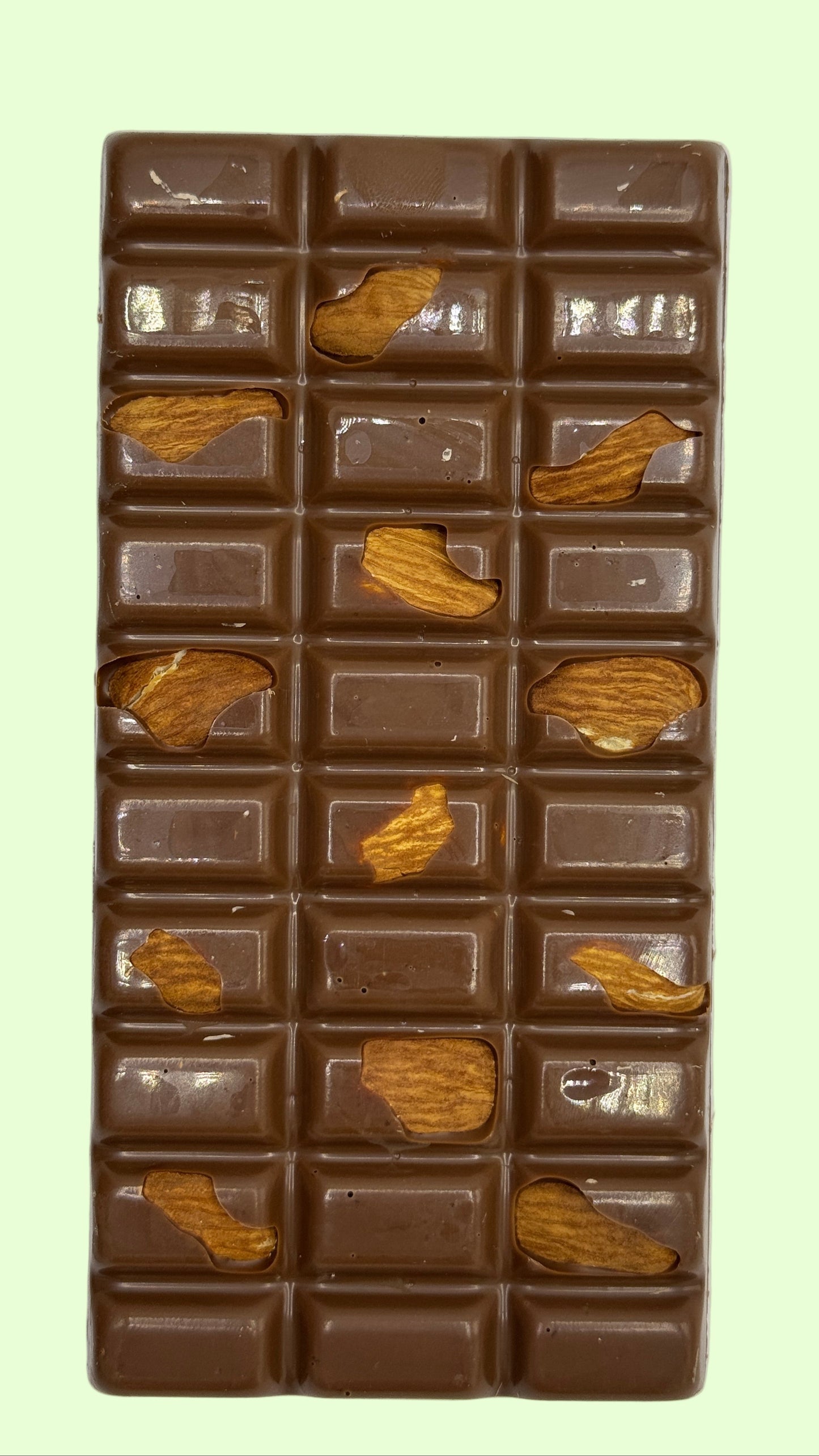 Chocolate bar with cashews
